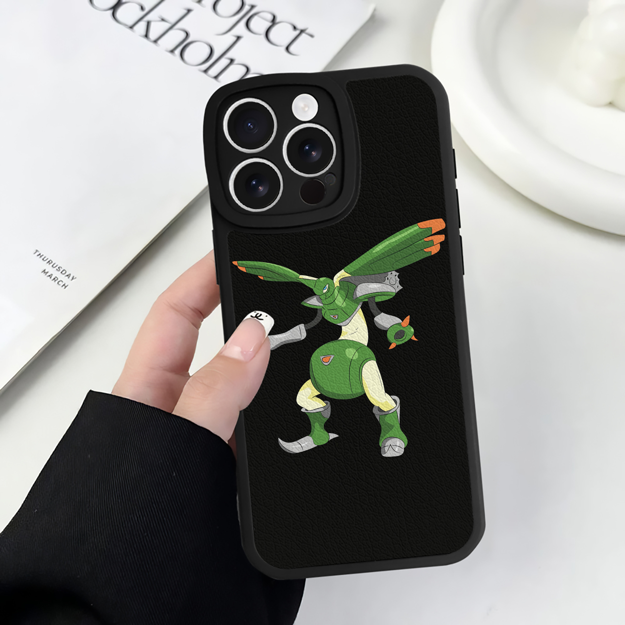 （画像用） Digimon デジタルモンスター/デジモン 【iPhone 16シリーズ対応】シリコンスマホケース（レザー調） 材質：シリコン